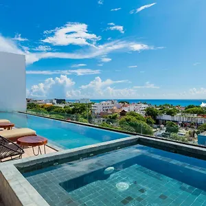 Apartahotel Kaab South By The Spot, Playa del Carmen
