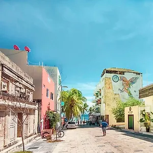 Lezzoto 2.5 Pensión Playa del Carmen